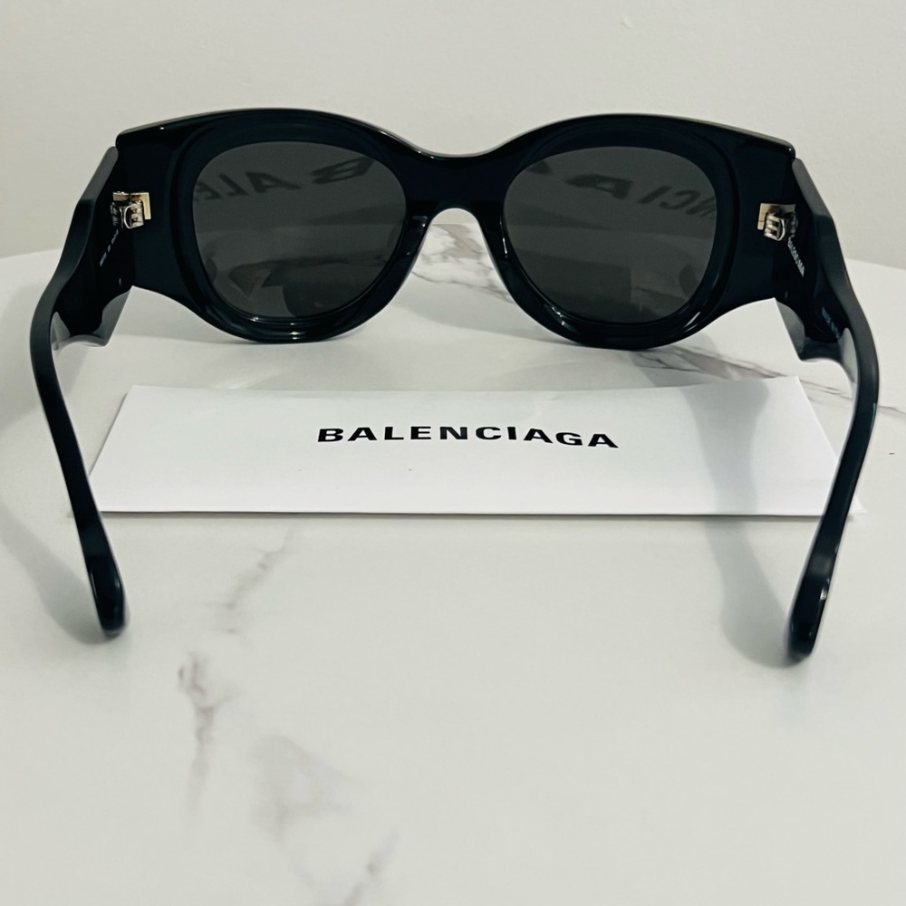 Balenciaga BB Logo Sunglasses - Picture 4 of 8